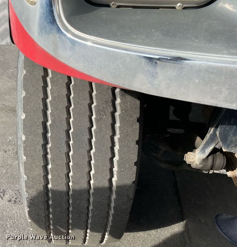 image for item LV9940 2005 International 7400  sewer jetter truck