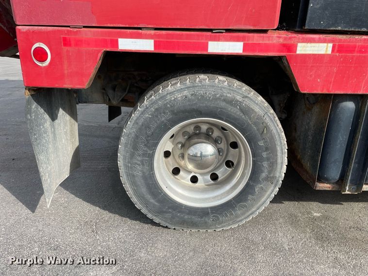 image for item LV9940 2005 International 7400  sewer jetter truck