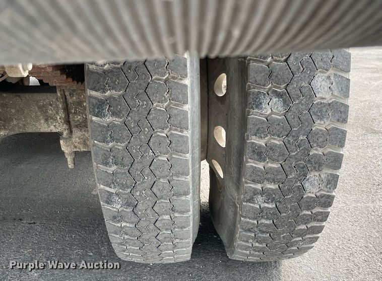 image for item LV9940 2005 International 7400  sewer jetter truck