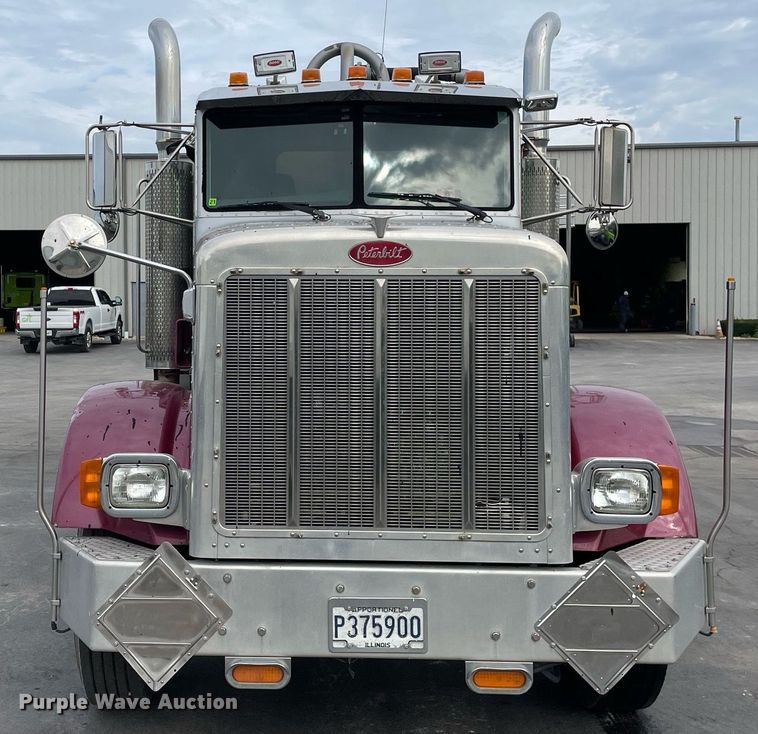 image for item LV9941 2001 Peterbilt 378  vacuum truck