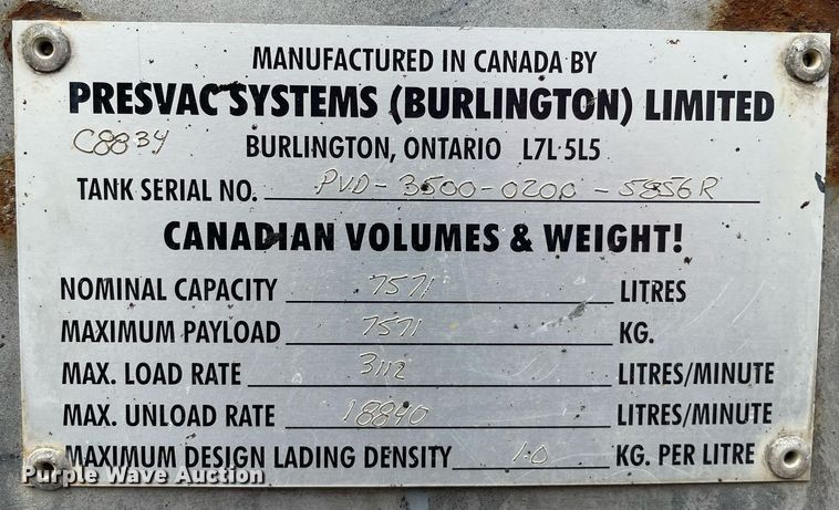 image for item LV9941 2001 Peterbilt 378  vacuum truck