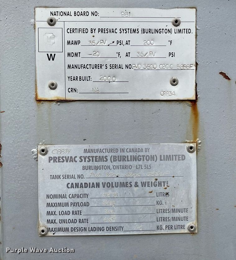 image for item LV9941 2001 Peterbilt 378  vacuum truck