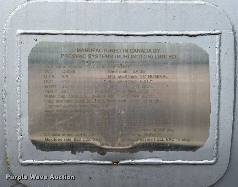 image for item LV9941 2001 Peterbilt 378  vacuum truck