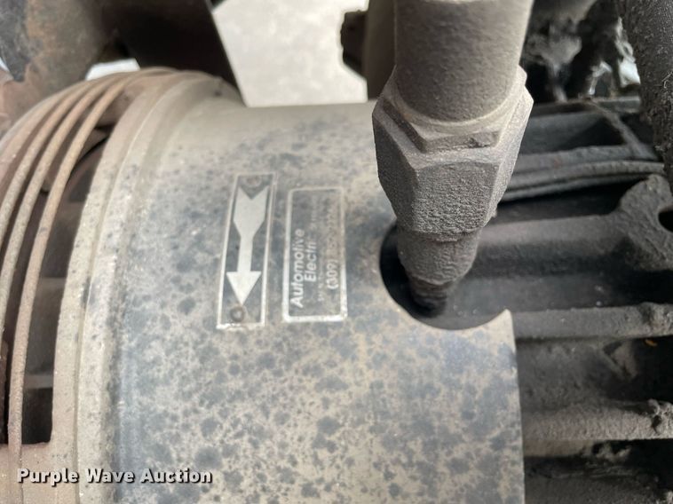 image for item LV9941 2001 Peterbilt 378  vacuum truck