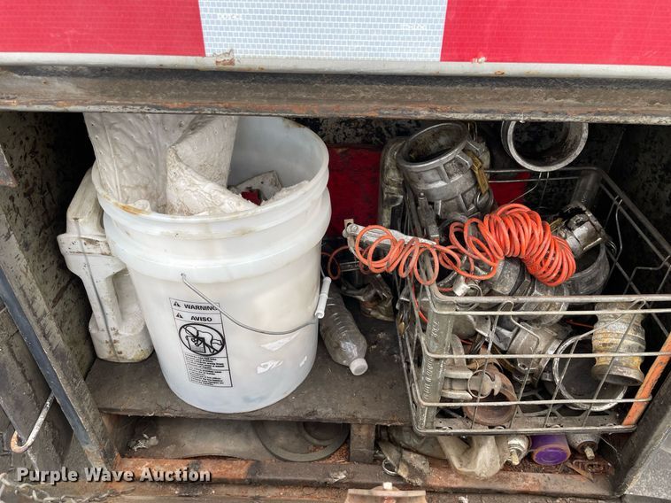 image for item LV9941 2001 Peterbilt 378  vacuum truck