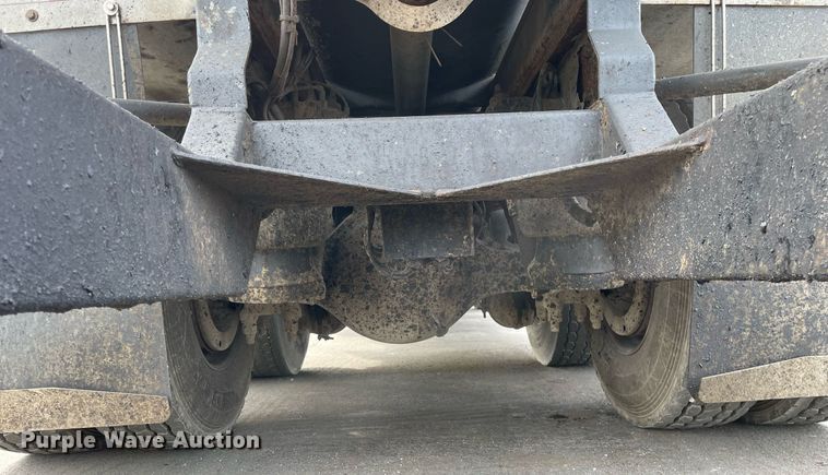 image for item LV9941 2001 Peterbilt 378  vacuum truck