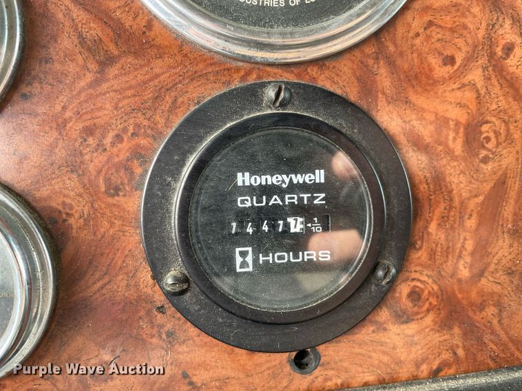 image for item LV9941 2001 Peterbilt 378  vacuum truck