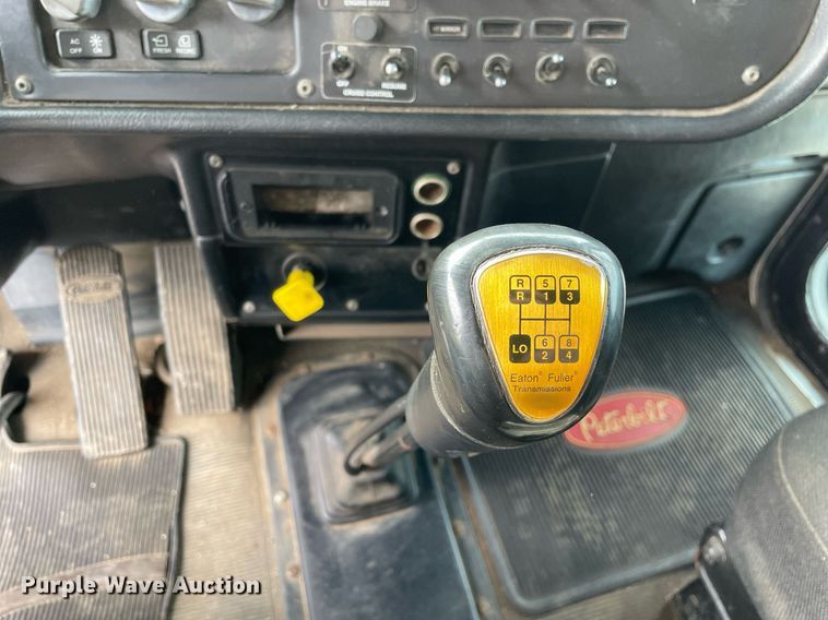 image for item LV9941 2001 Peterbilt 378  vacuum truck