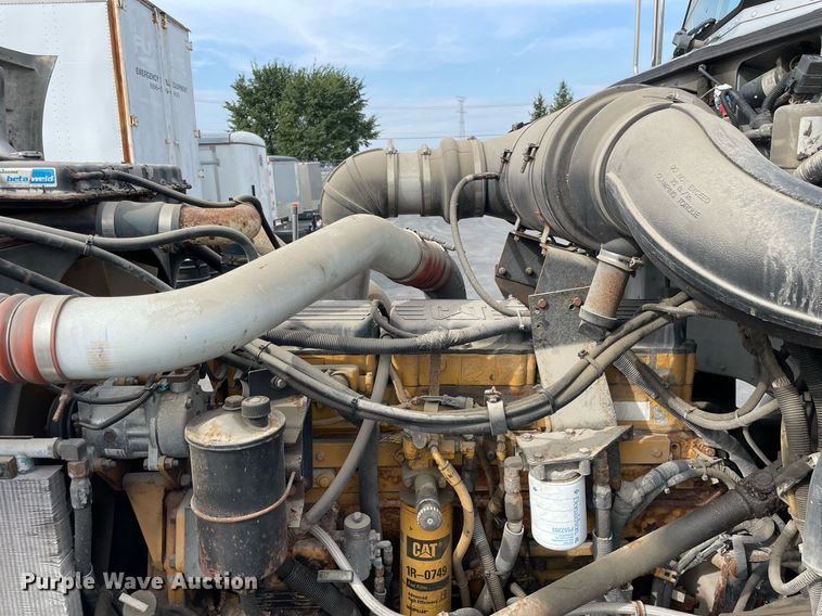 image for item LV9941 2001 Peterbilt 378  vacuum truck