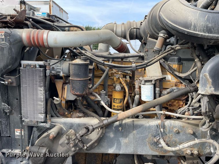 image for item LV9941 2001 Peterbilt 378  vacuum truck