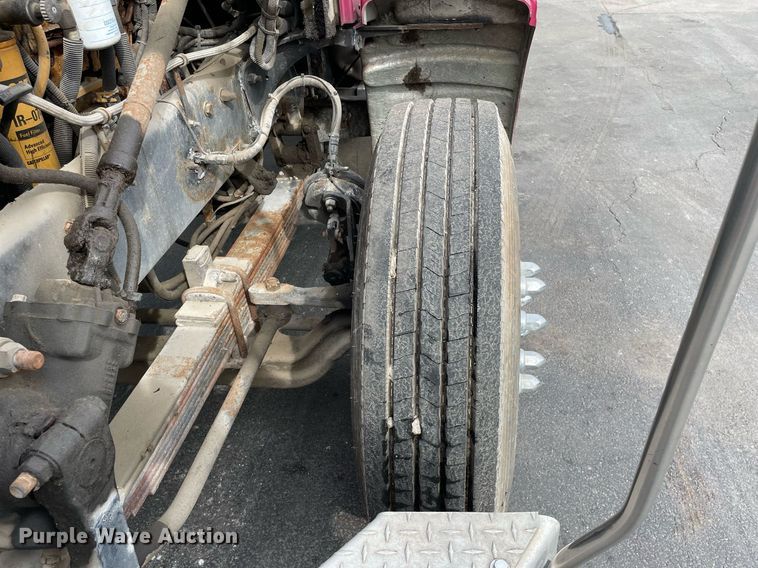 image for item LV9941 2001 Peterbilt 378  vacuum truck