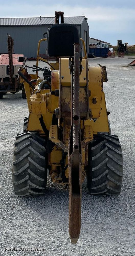 image for item LV9950 2000 Vermeer LM42  cable plow