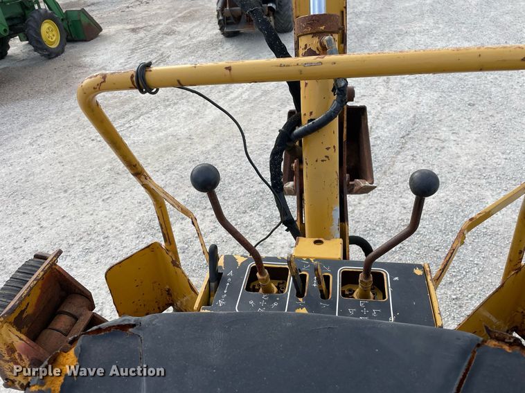 image for item LV9950 2000 Vermeer LM42  cable plow