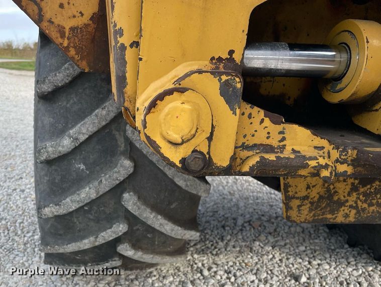 image for item LV9950 2000 Vermeer LM42  cable plow