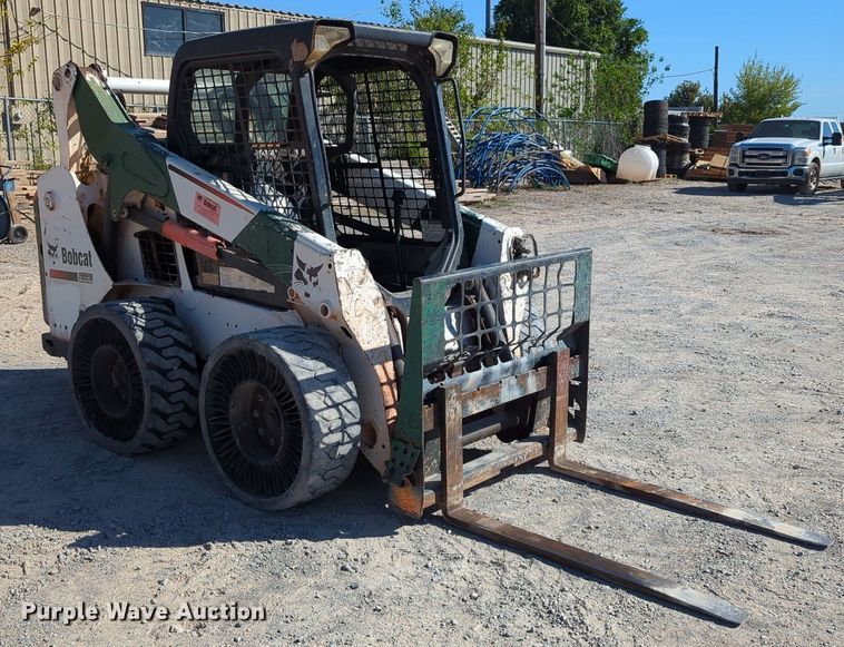 image for item LY9349 2014 Bobcat S590  skid steer loader