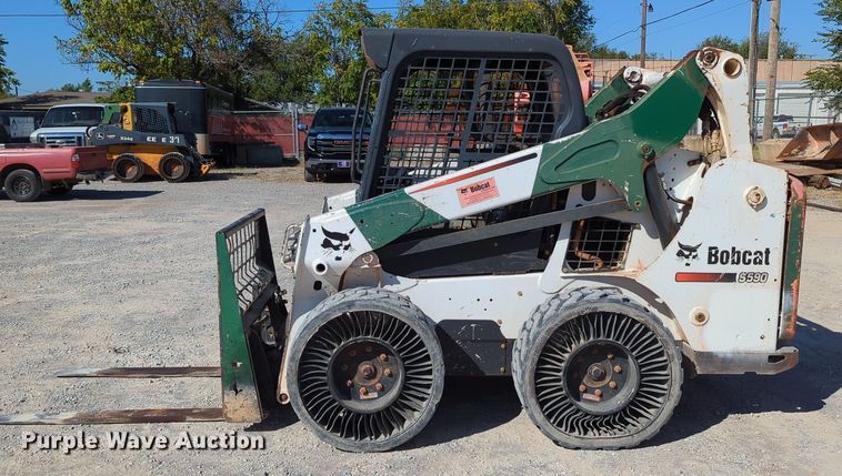 image for item LY9349 2014 Bobcat S590  skid steer loader
