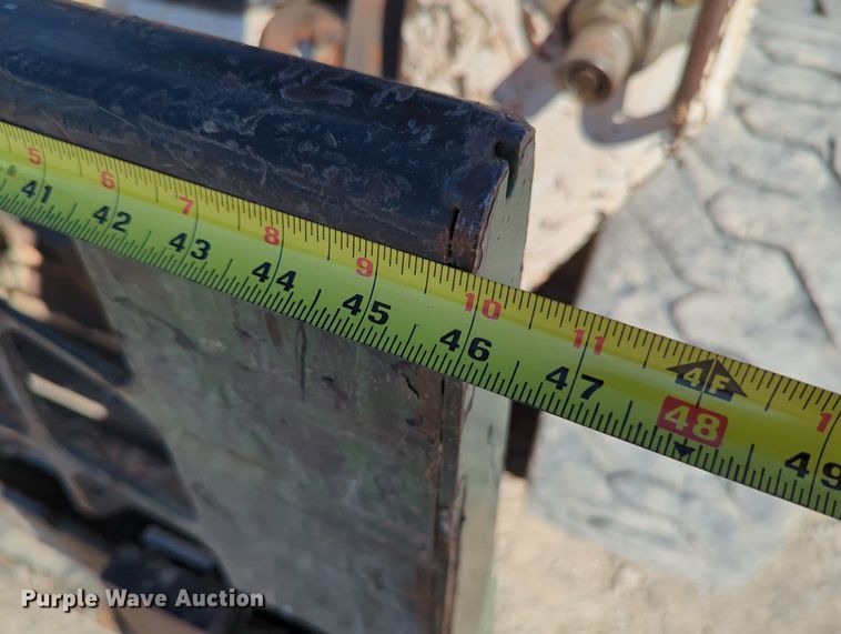 image for item LY9349 2014 Bobcat S590  skid steer loader