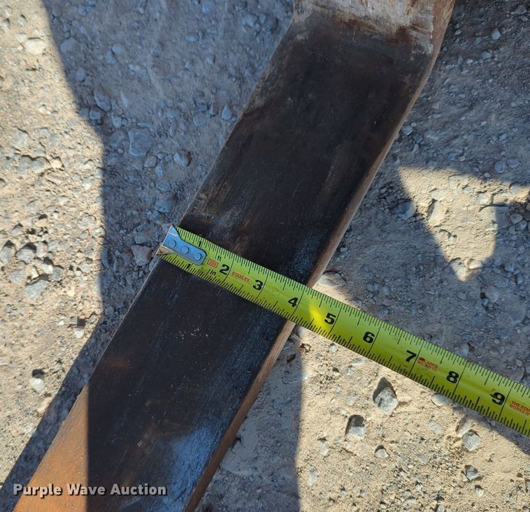 image for item LY9349 2014 Bobcat S590  skid steer loader