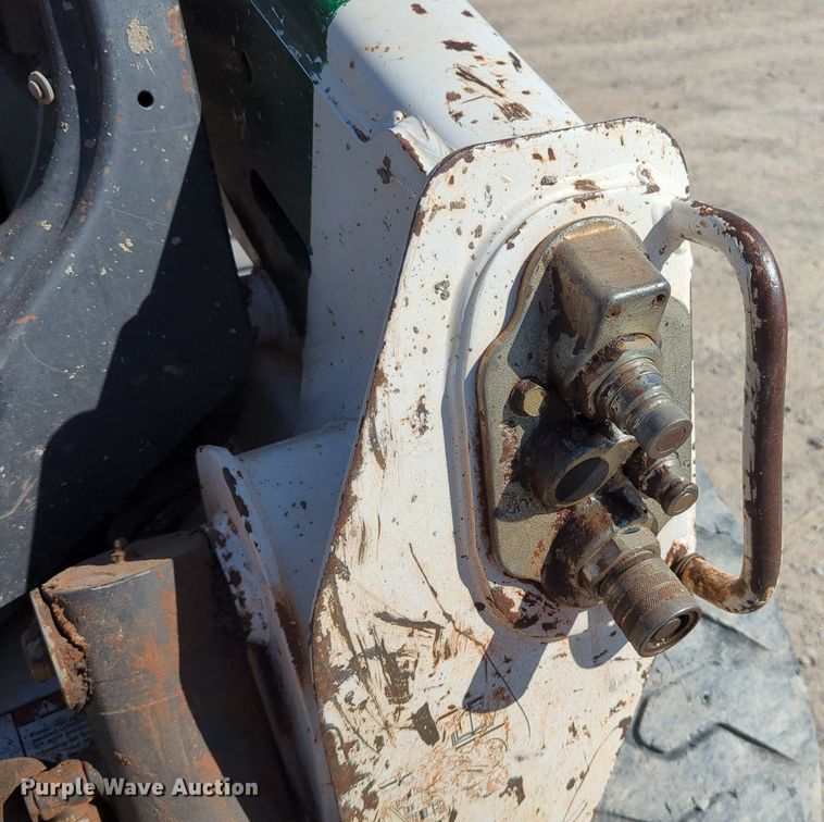 image for item LY9349 2014 Bobcat S590  skid steer loader