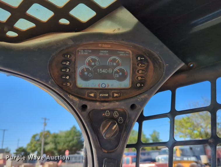 image for item LY9349 2014 Bobcat S590  skid steer loader