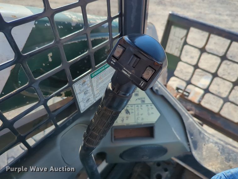 image for item LY9349 2014 Bobcat S590  skid steer loader