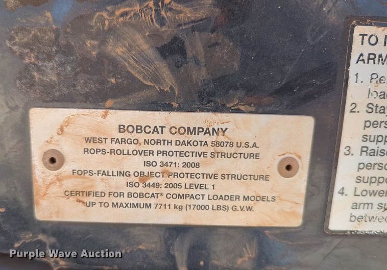 image for item LY9349 2014 Bobcat S590  skid steer loader