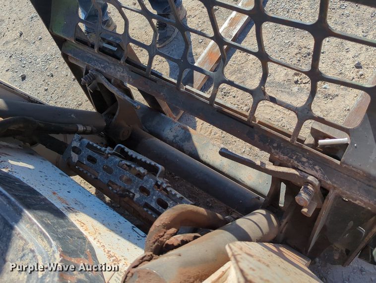 image for item LY9349 2014 Bobcat S590  skid steer loader