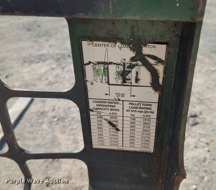 image for item LY9349 2014 Bobcat S590  skid steer loader