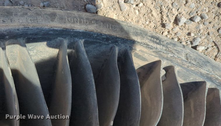 image for item LY9349 2014 Bobcat S590  skid steer loader