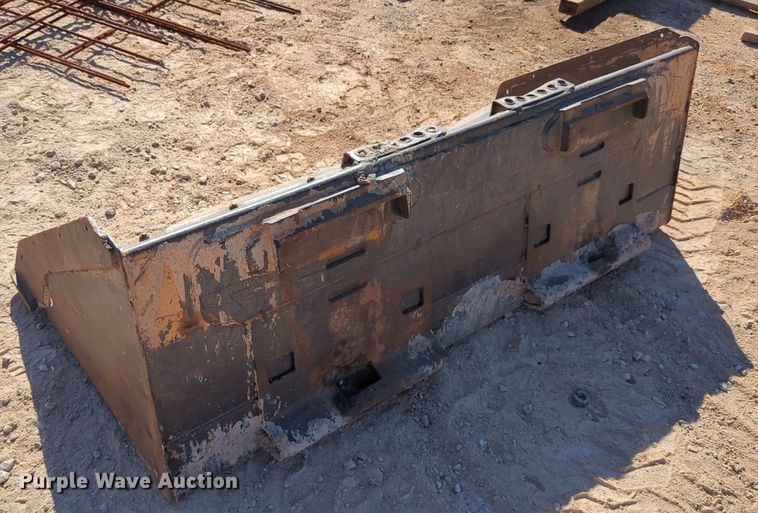 image for item LY9349 2014 Bobcat S590  skid steer loader