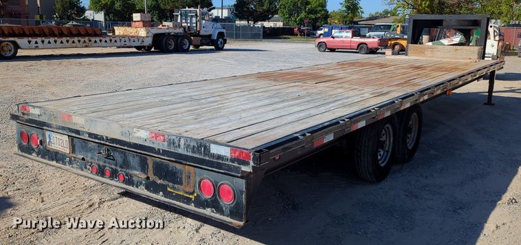 image for item LY9350 2014 Road Boss 30FB7K  equipment trailer