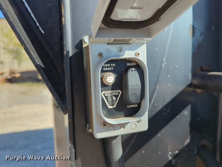 image for item LY9350 2014 Road Boss 30FB7K  equipment trailer