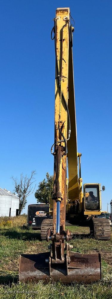 image for item MG9511 1998 John Deere 450LC  excavator