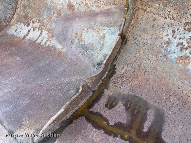 image for item MG9511 1998 John Deere 450LC  excavator