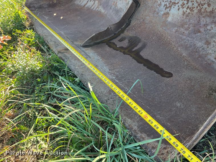 image for item MG9511 1998 John Deere 450LC  excavator