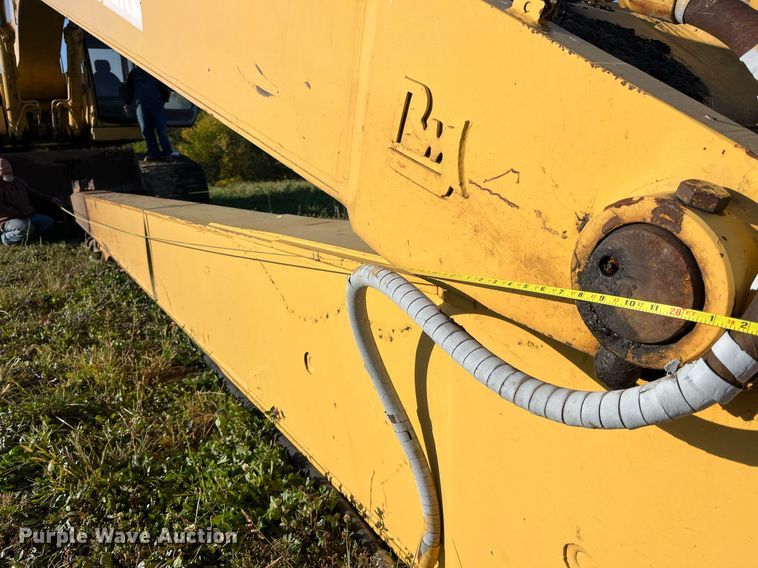 image for item MG9511 1998 John Deere 450LC  excavator