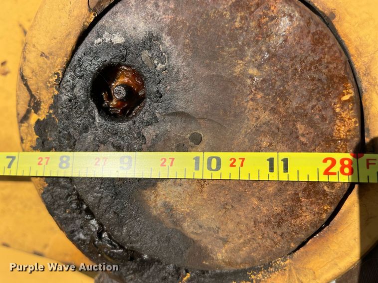 image for item MG9511 1998 John Deere 450LC  excavator