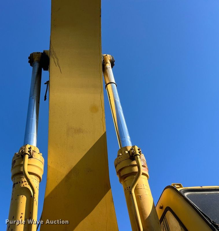 image for item MG9511 1998 John Deere 450LC  excavator