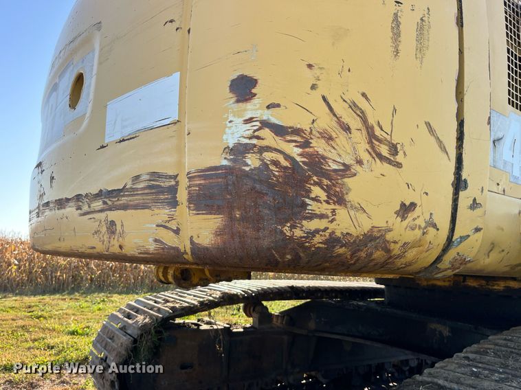 image for item MG9511 1998 John Deere 450LC  excavator