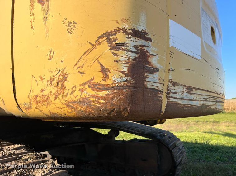 image for item MG9511 1998 John Deere 450LC  excavator