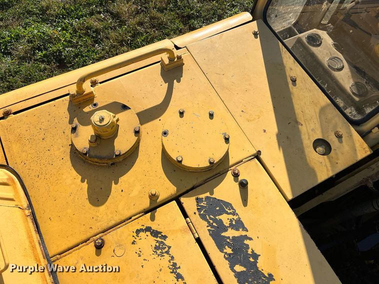 image for item MG9511 1998 John Deere 450LC  excavator