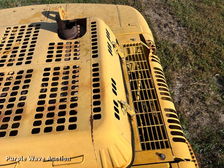 image for item MG9511 1998 John Deere 450LC  excavator