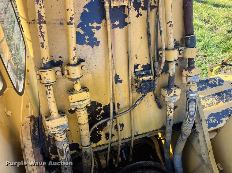 image for item MG9511 1998 John Deere 450LC  excavator