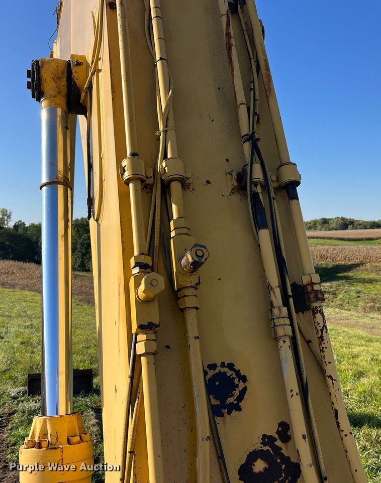 image for item MG9511 1998 John Deere 450LC  excavator