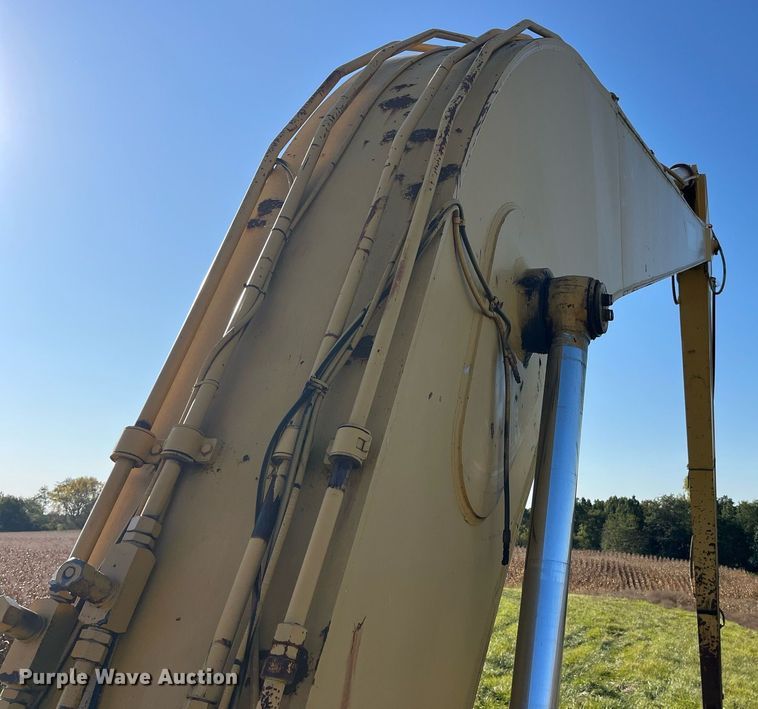 image for item MG9511 1998 John Deere 450LC  excavator