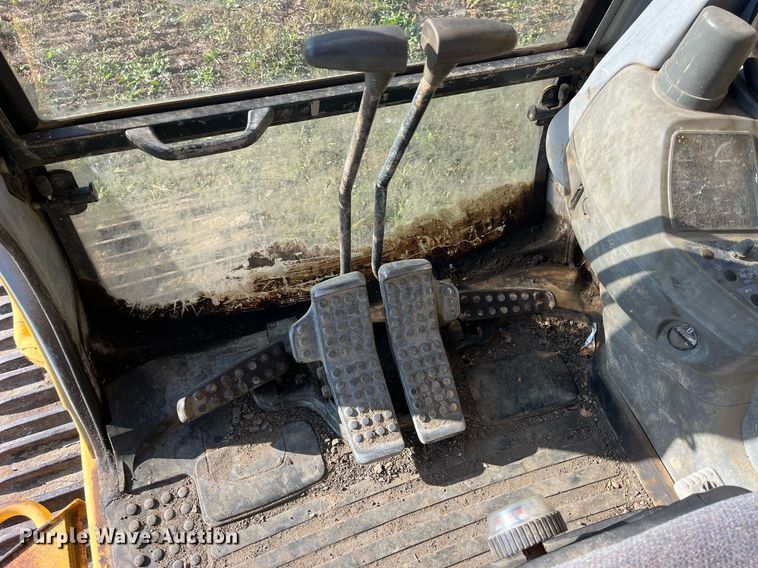 image for item MG9511 1998 John Deere 450LC  excavator