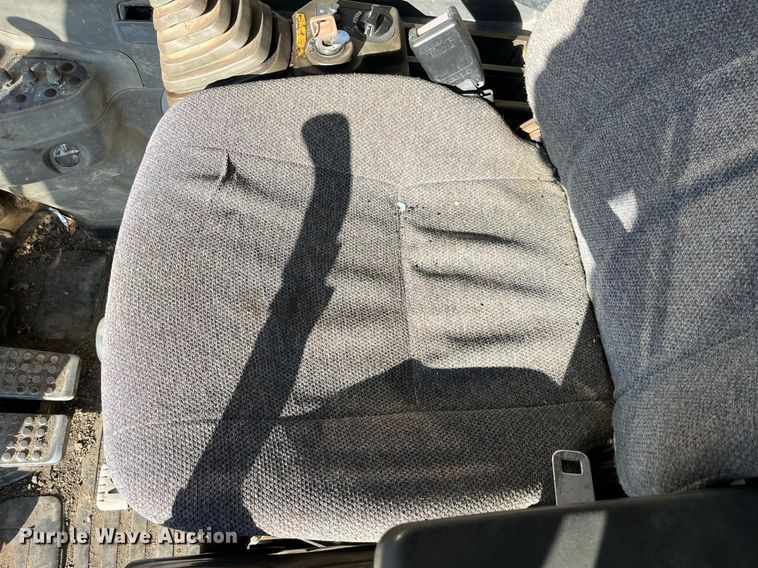 image for item MG9511 1998 John Deere 450LC  excavator