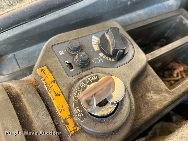 image for item MG9511 1998 John Deere 450LC  excavator