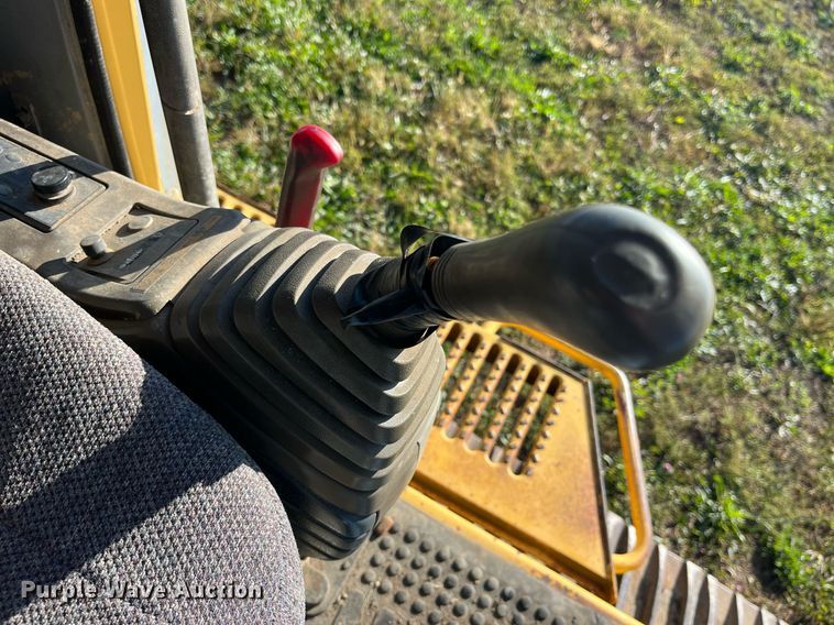 image for item MG9511 1998 John Deere 450LC  excavator