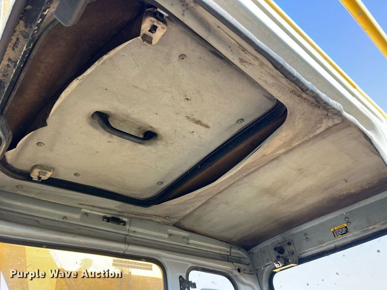 image for item MG9511 1998 John Deere 450LC  excavator